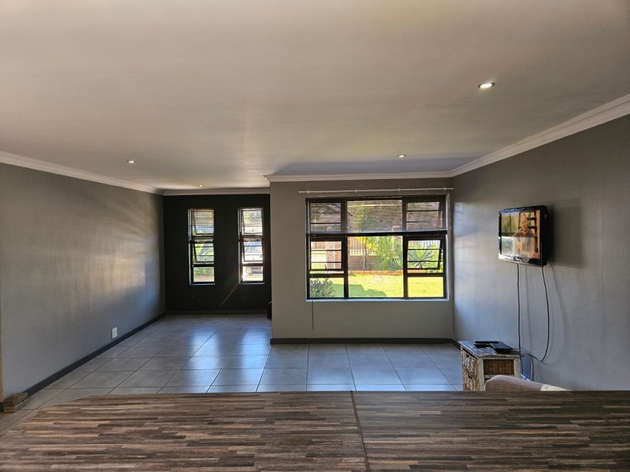 To Let 1 Bedroom Property for Rent in Greenshields Park Eastern Cape